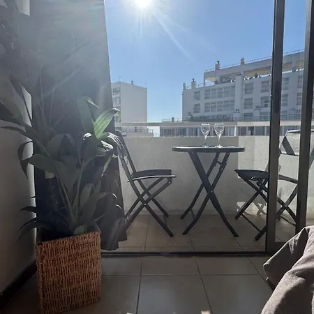 Lindo Departamento, Muy Cerca Del Movistar Arena, Con 2 Estaciones Del Metro Cerca, Parking De Reserva Interior